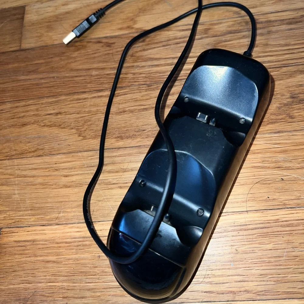 Xbox controller dual charging port